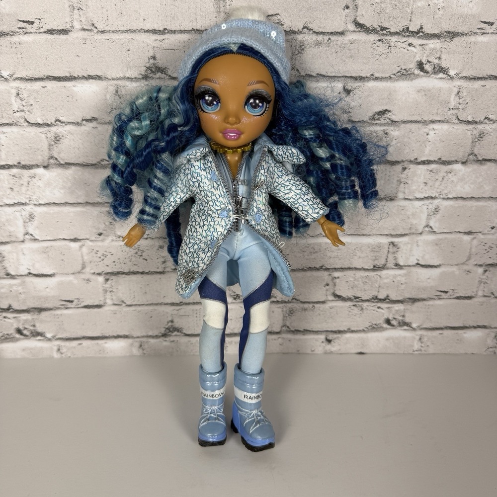 Rainbow High Doll Skyler Bradshaw Winter Break